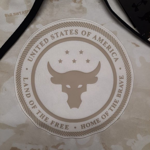 Nwt Men MEDIUM Under Armour Project Rock Veterans Day Hoodie 1367097 USA Troops - Picture 3 of 8